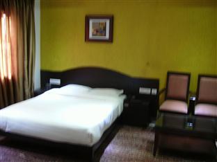 Suvarna Samphala Inn Bangalore Exterior foto